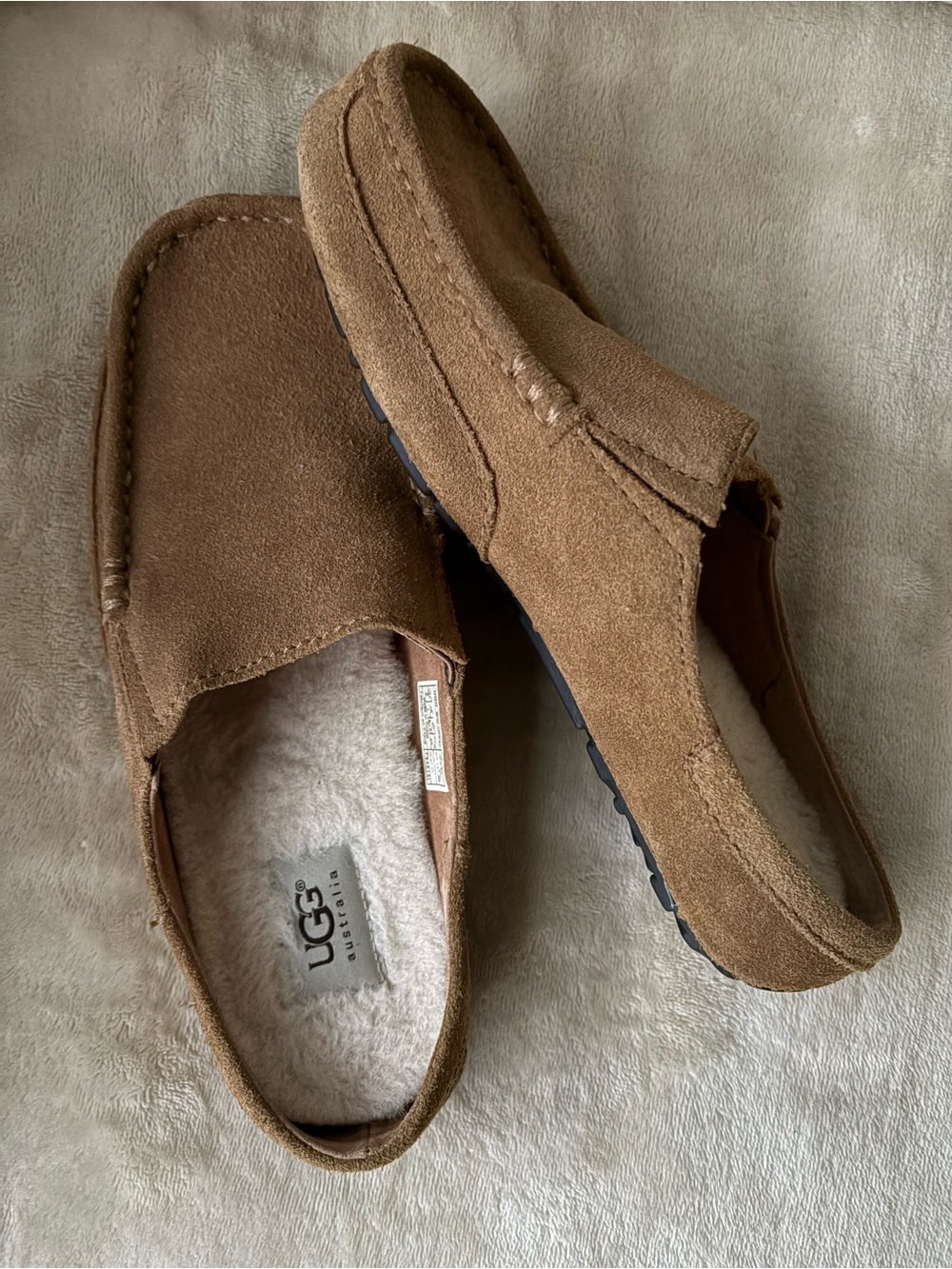 UGG Slip On Backless Sherpa lined driving moccasin mules • size 8 US/ 40.5 EU
